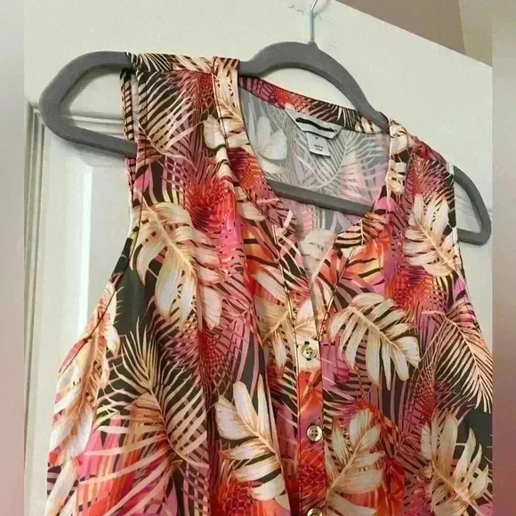 Christopher & Banks Beautiful Tropical sleeveless Blouse women’s Medium - Picture 3 of 11